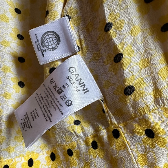 FLORAL PRINT WRAP BLOUSE IN YELLOW - Picture 5 of 5